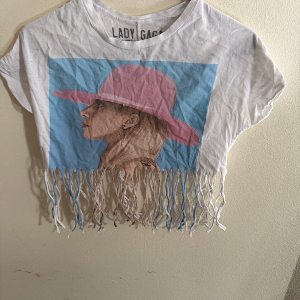 Lady Gaga Size Small Cropped Fringe T-Shirt with Pink Hat Design
